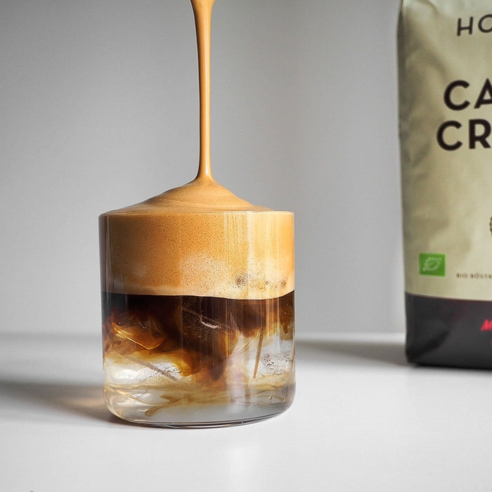 Cloud Coffee selber machen: Iced Latte mit Kokoswasser und Espresso