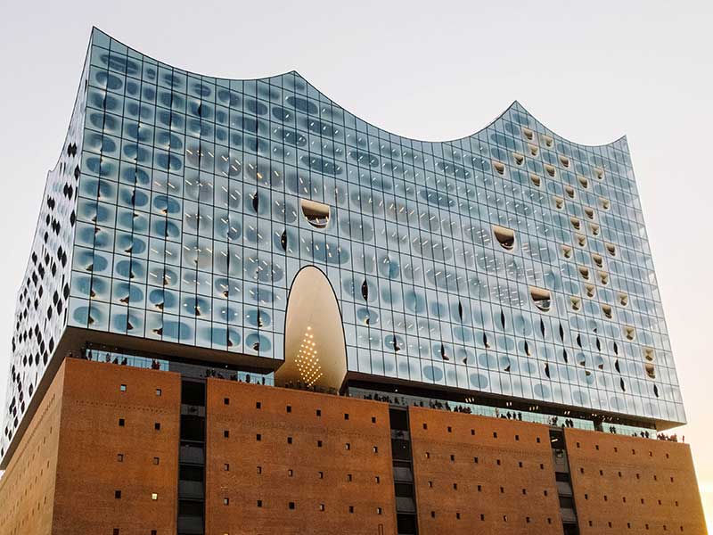 Die Elbphilharmonie in Hamburg von außen