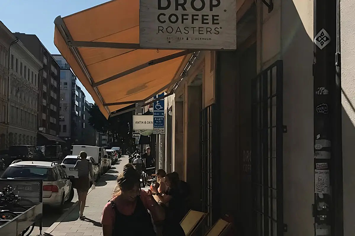 Aussenansicht von Drop Coffee Roasters in Stockholm 